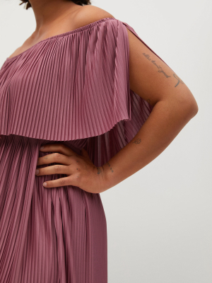 Off-shoulder Pleated Dress