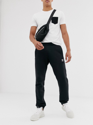 Adidas Originals Logo Sweatpants In Black