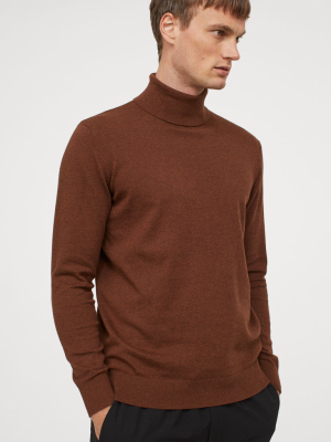 Fine-knit Turtleneck Sweater