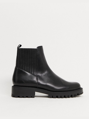 Stradivarius Chunky Chelsea Boots In Black