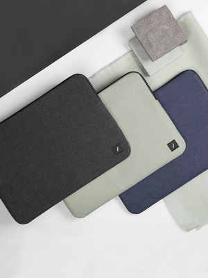 Stow Lite Sleeve For Macbook (15")