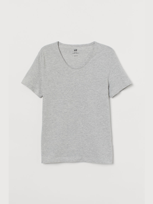 Low-cut Slim Fit T-shirt