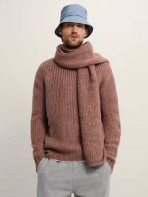 Limited Edition Sweater With Scarf