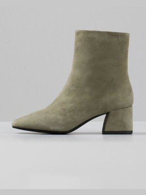 Alice Boot – Light Olive Suede