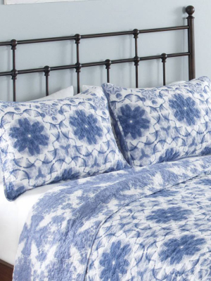 Blue & White Medallion Stella Reversible Quilt Set - Vue®