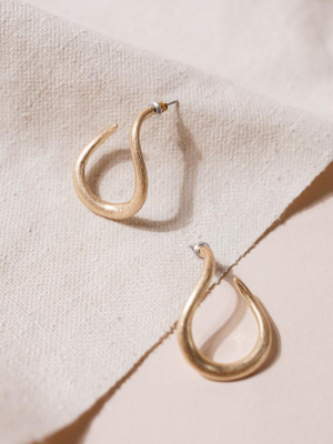 Amanda Hoop Earrings In Gold