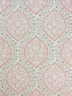 Marguerite Wallpaper In Light Pink From The Les Rêves Collection By Nina Campbell