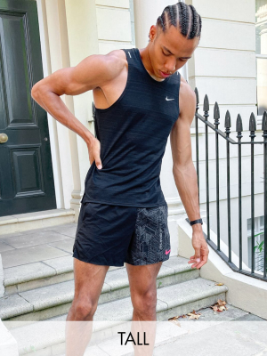 Nike Running Miler Tank In Black