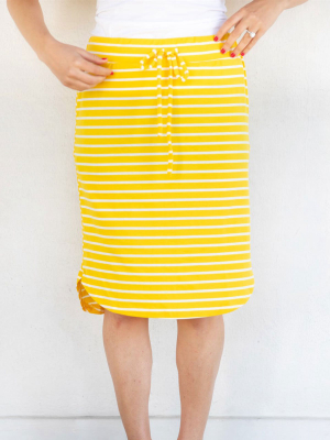 The Sofie Weekend Skirt | S-3x - Yellow