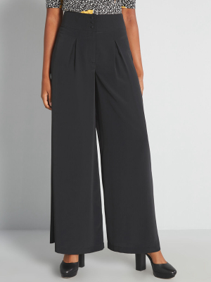 Perfectly Pleated Wide-leg Pants