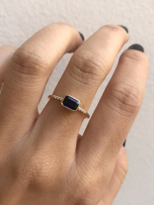 Sapphire Ys Ring
