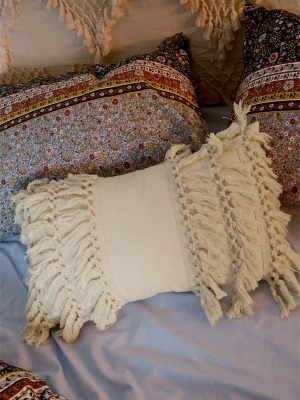 Dormify Valley Fringe Pillow