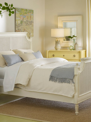 Chateau Bed