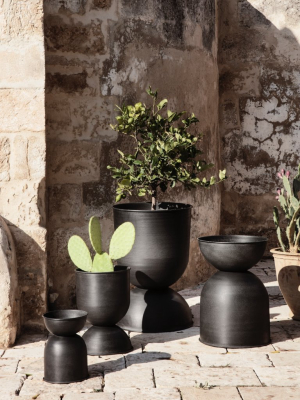 Hourglass Pots