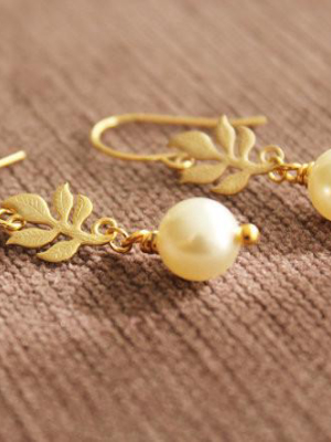 Goa Flower White Pearl Earrings