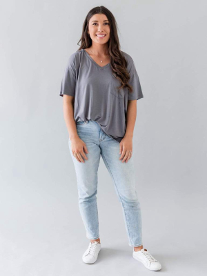 Women’s Relaxed Fit V-neck In Charcoal