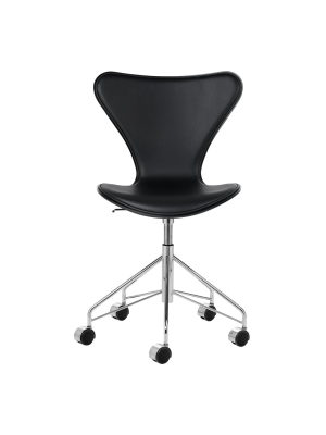 Series 7 Swivel Chair 3117 - Lacquered - Front Upholstered