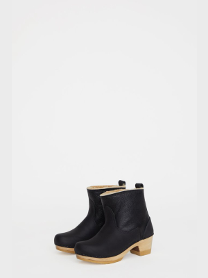 No.6 5" Pull On Shearling Clog Boot On Mid Heel In Ink Aviator