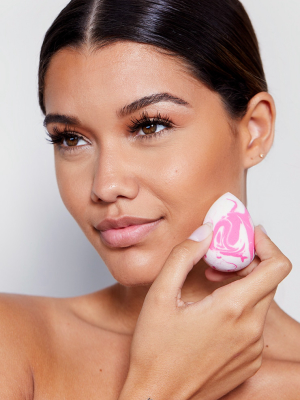 Prettylittlething Soft Swirl Makeup Sponge