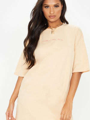 Prettylittlething Fawn Slogan Oversized...