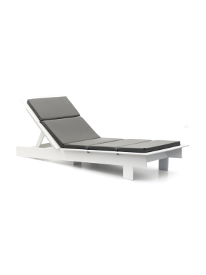 Lollygagger Chaise