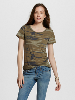 Women's Short Sleeve Camo Print Graphic T-shirt - Zoe+liv (juniors') Green