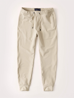 Traveler Joggers