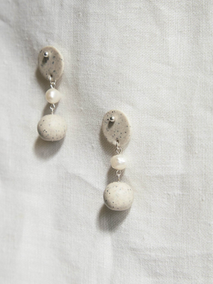 Surface Single Pearl Earrings