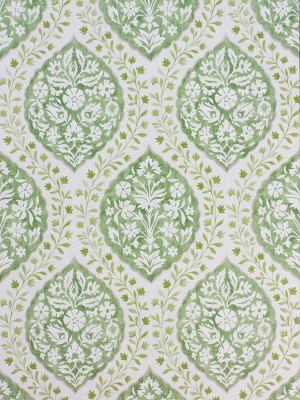 Sample Marguerite Wallpaper In Green From The Les Rêves Collection By Nina Campbell