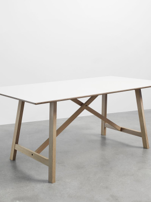 T6 Extendable Table