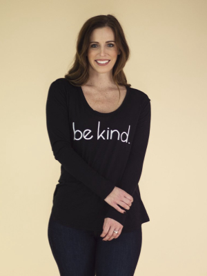 "be Kind" Graphic Top