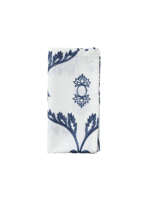 Kim Seybert Wisteria Napkin In White & Navy - Set Of 4