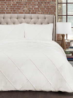 Diamond Pom Pom Comforter Set – Lush Décor