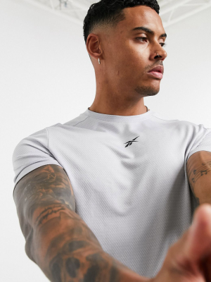 Reebok Training T-shirt In Gray With Contrast Panel