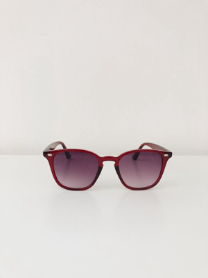 Chelsea Sunglasses In Deep Red