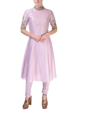 High-collared Kurta & Dupatta