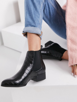 Monki Ofelia Vegan Leather Chelsea Boots In Black