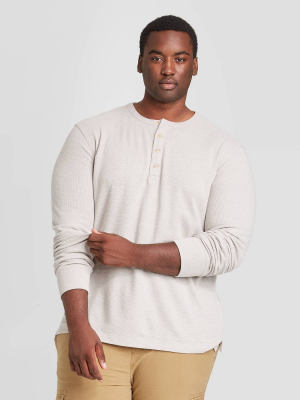 Men's Big & Tall Standard Fit Textured Long Sleeve Henley T-shirt - Goodfellow & Co™
