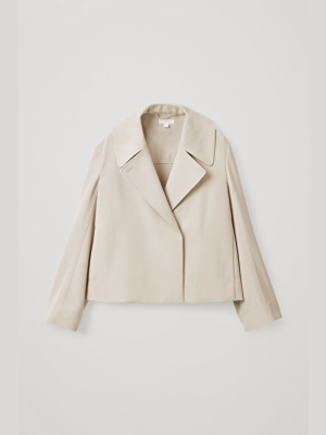 Cropped Lapelled Jacket