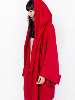 Voyager X Mia Peru Cape / Red