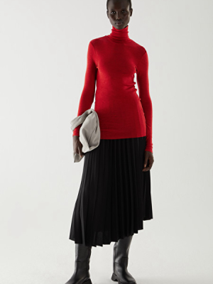 Fine Turtleneck Wool Top