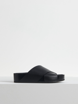 Cross Slide Sandal In Smooth Leather - Black