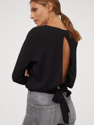 Crêped Tie-hem Top