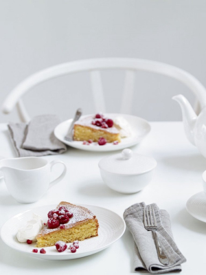 Maze White Serving Bowl