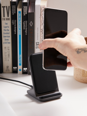 Nomad Base Station Wireless Charging Stand