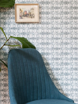 Ikat Wallpaper In Silver From The Shibori Collection By Milton & King