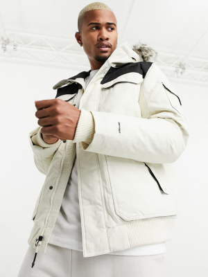 The North Face Gotham Iii Jacket In White