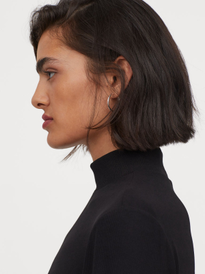 Ribbed Mock-turtleneck Top