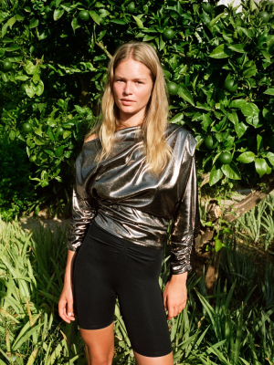 Metallic Asymmetric Top