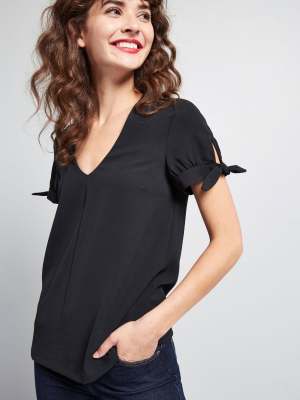 Ideal Discovery Short Sleeve Blouse